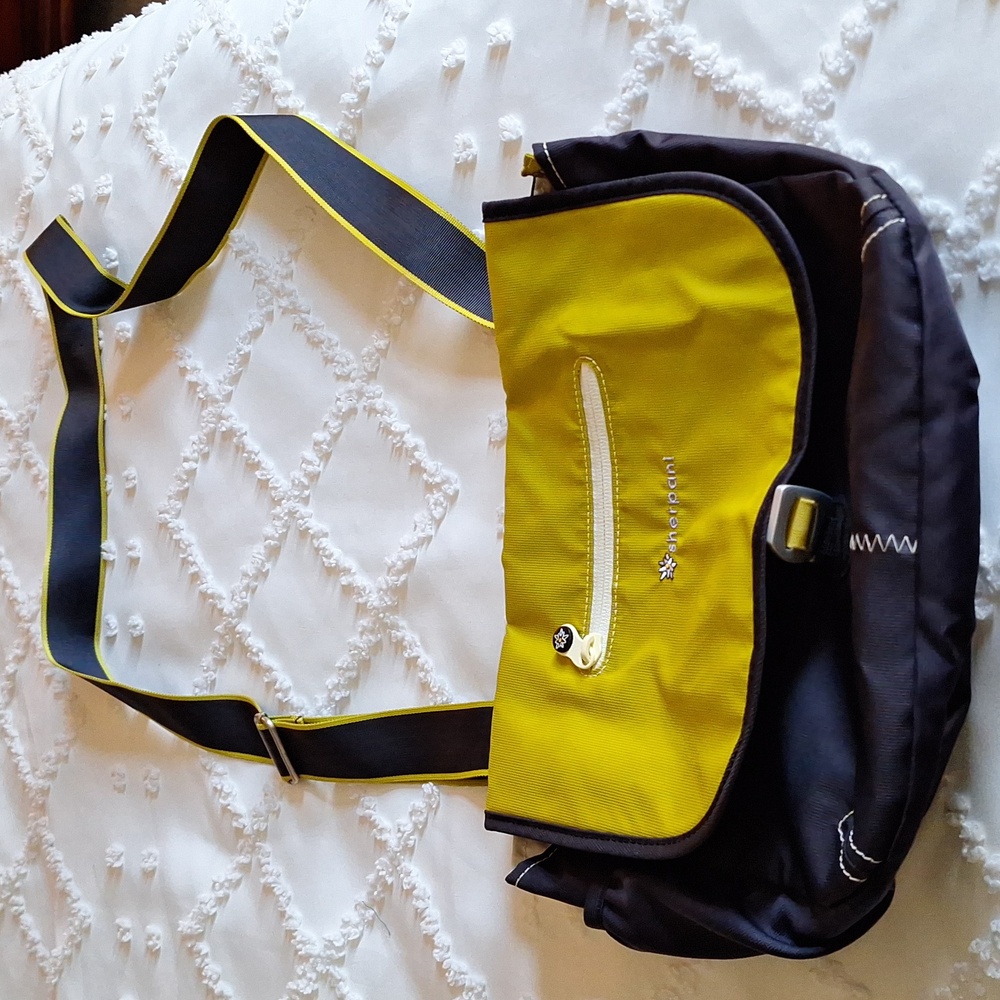 SHERPANI lime and grey messenger crossbody bag with zipper and clasp closure